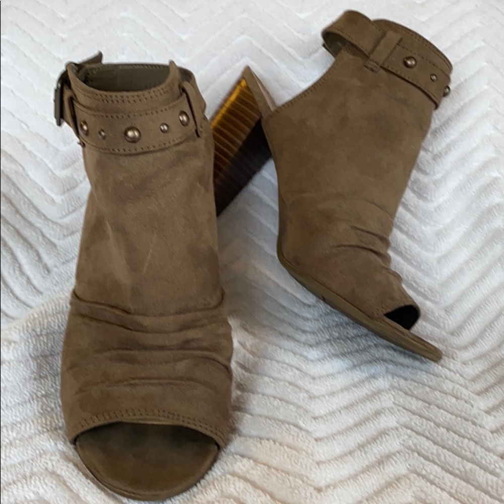 Circus by Sam Edelman Booties Size 6